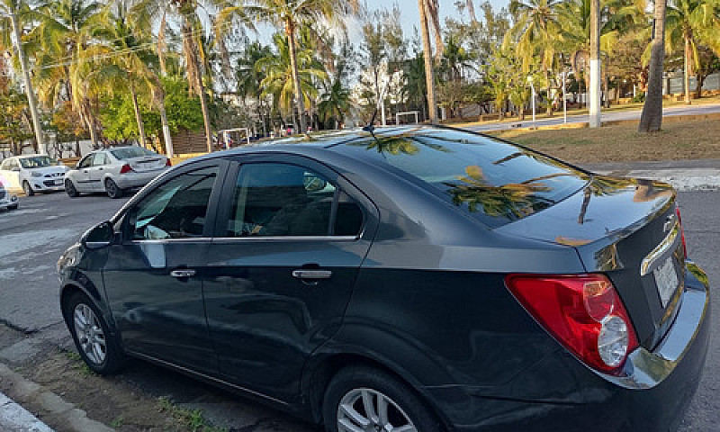 Chevrolet Sonic 1.6 ...