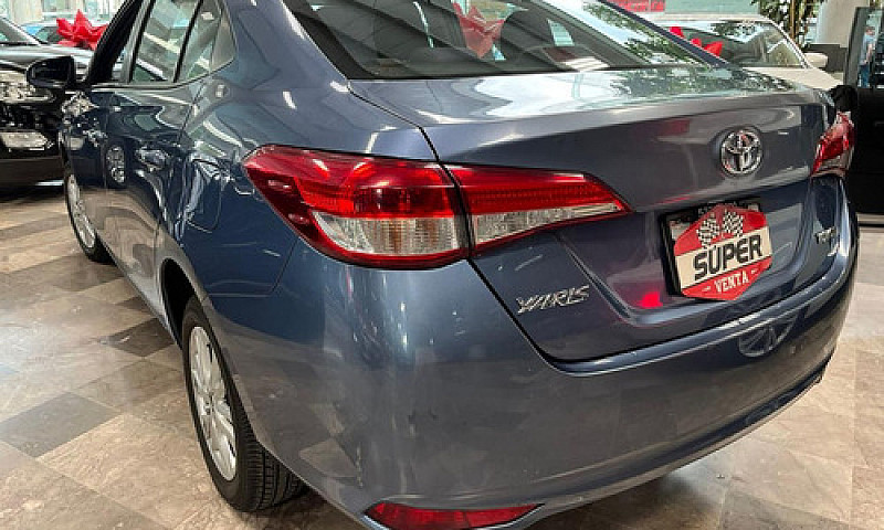 Toyota Yaris 2018 1....