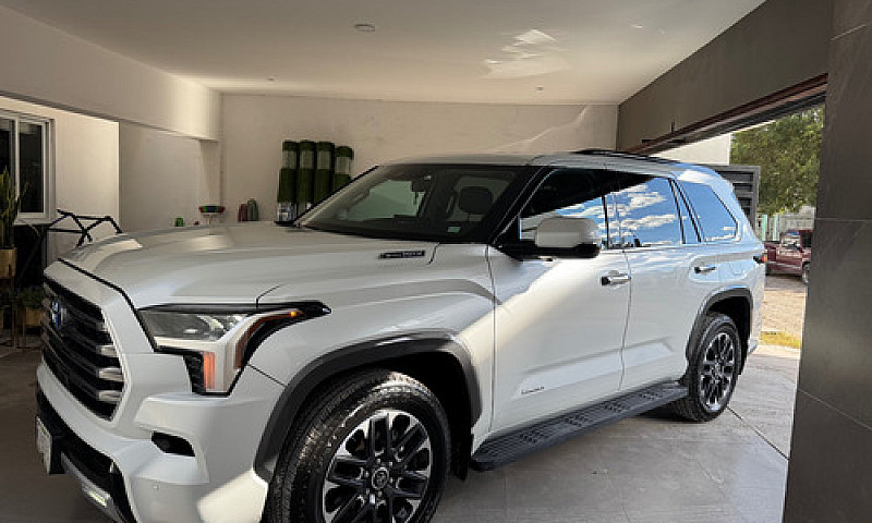 Toyota Sequoia Año 2...