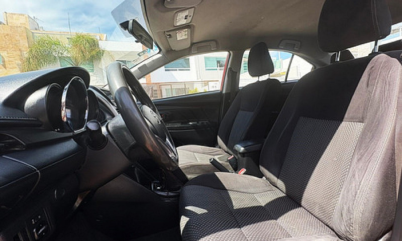 Toyota Yaris 1.5 Cor...