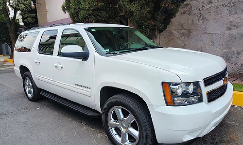 Chevrolet Suburban C...