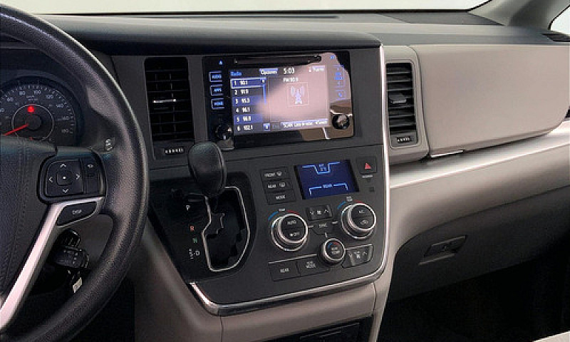 Toyota Sienna 2017...