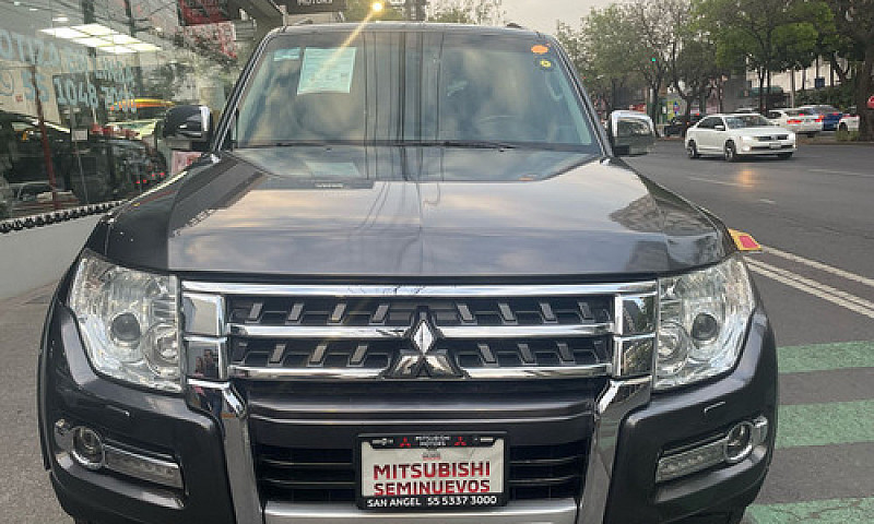 Mitsubishi Montero 2...
