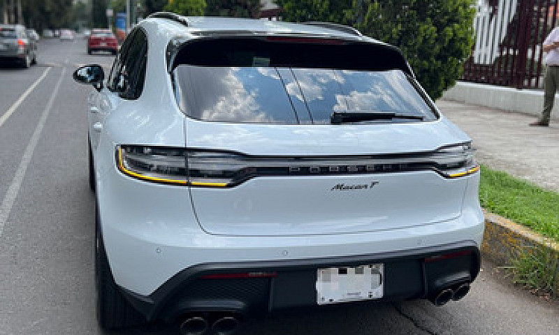 Porsche Macan T...