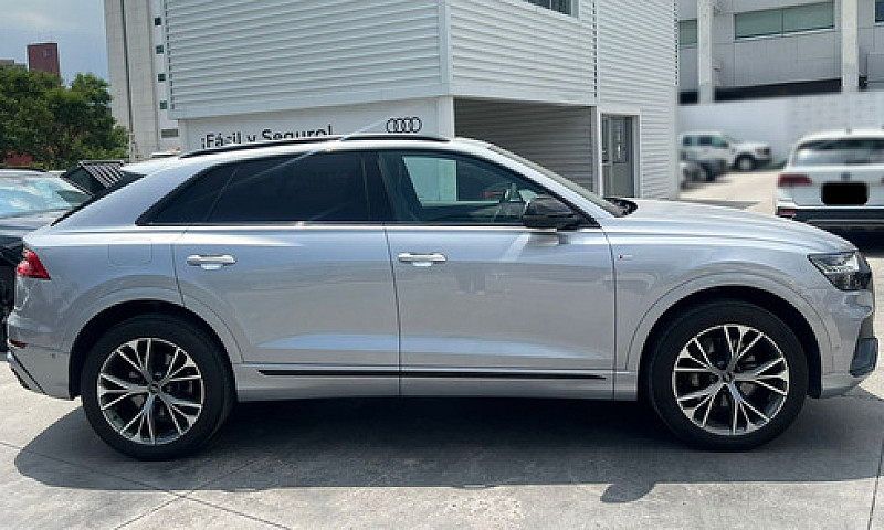 Audi Q8 2021...