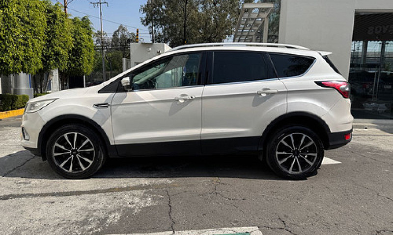 Ford Escape 2018...