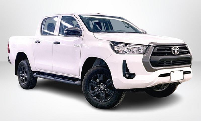 Toyota Hilux 2024...