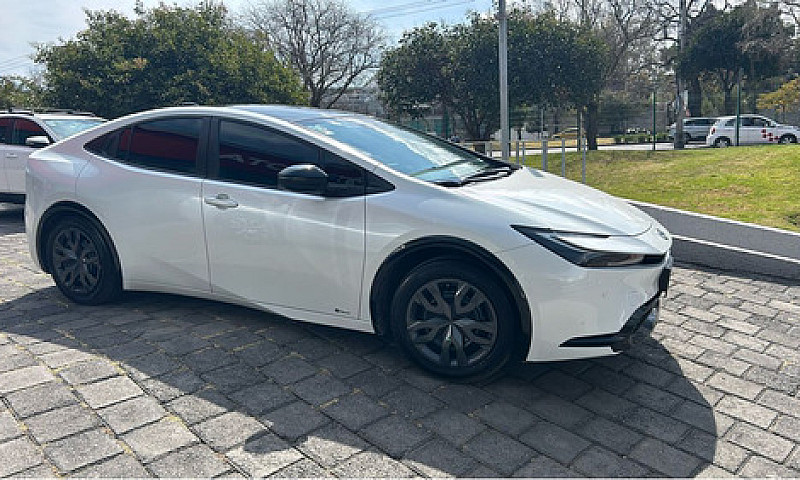 Toyota Prius 2023...