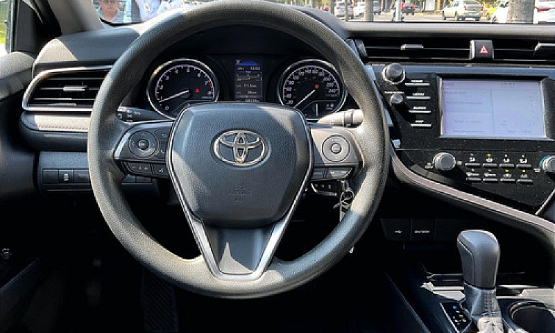 Toyota Camry 2020...