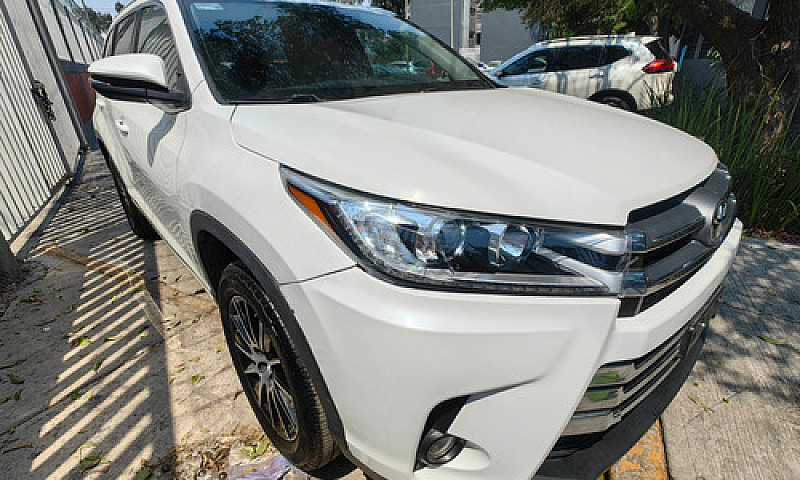 Toyota Highlander 3....
