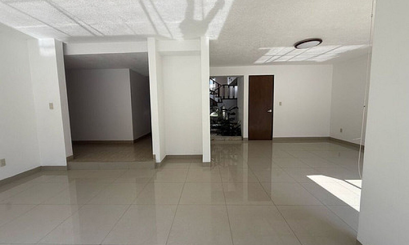 Casa En Venta, Ciuda...