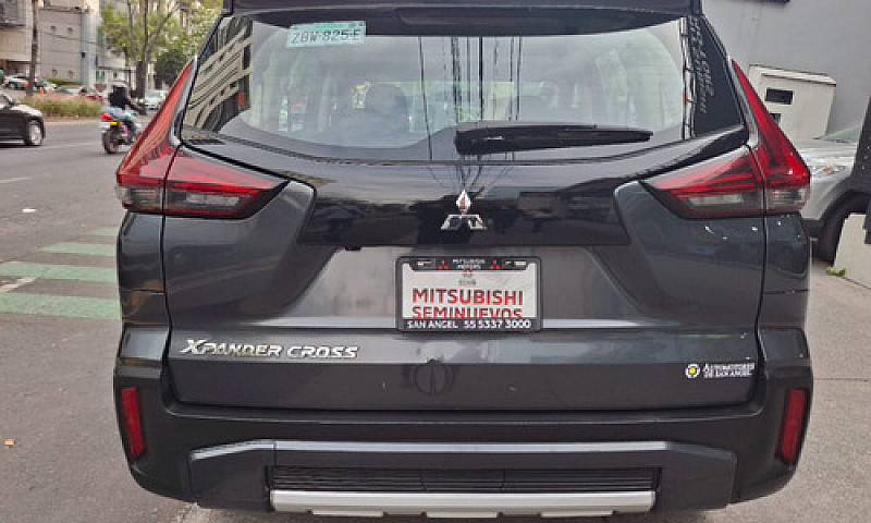 Mitsubishi Xpander 2...