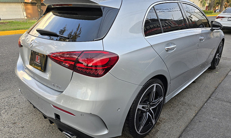 Mercedes-Benz  Clase...