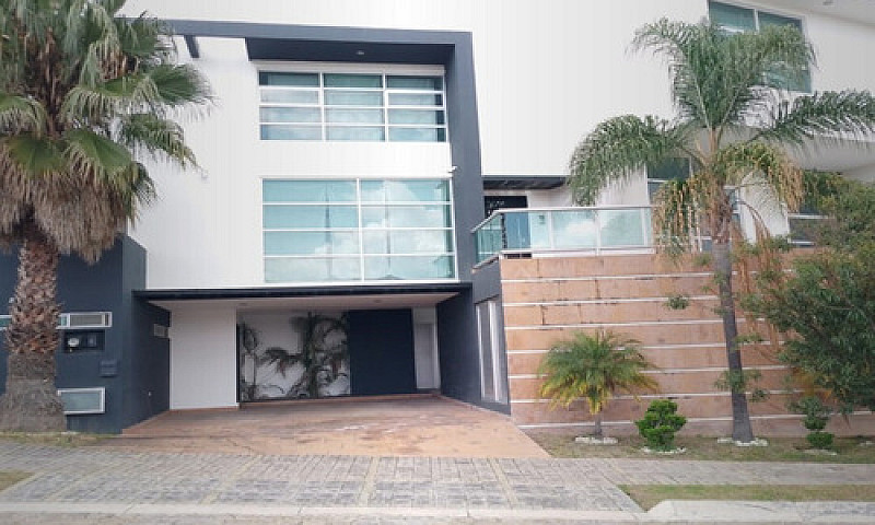 Casa De Lujo En Frac...