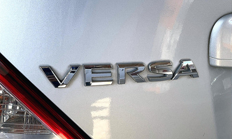 Nissan Versa 2019...