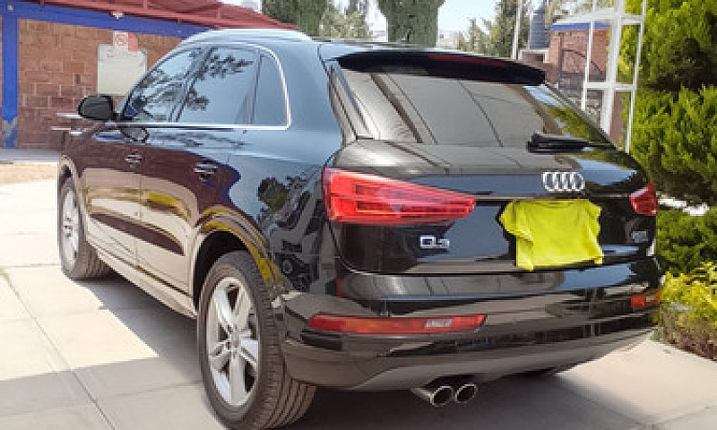 Audi Q3 2.0 S Line 2...
