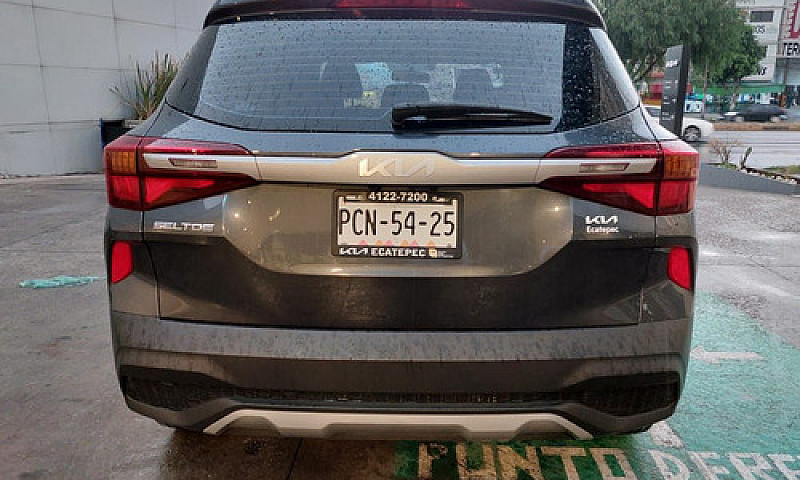 Kia Seltos 2022...