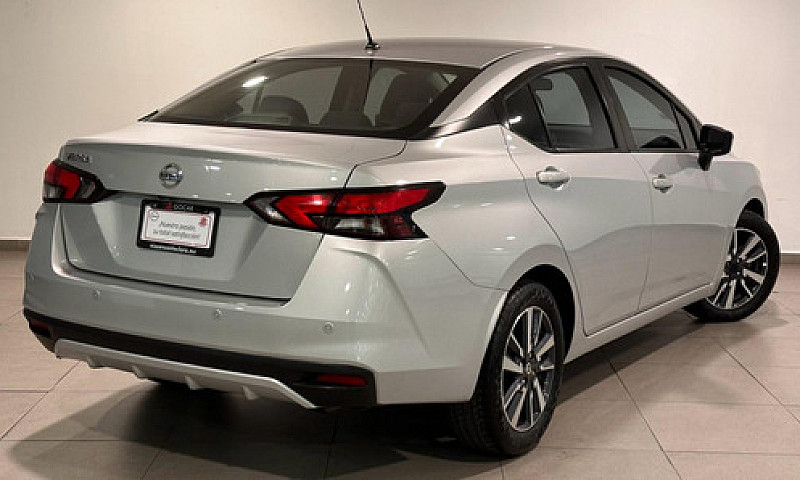 Nissan Versa 2021...