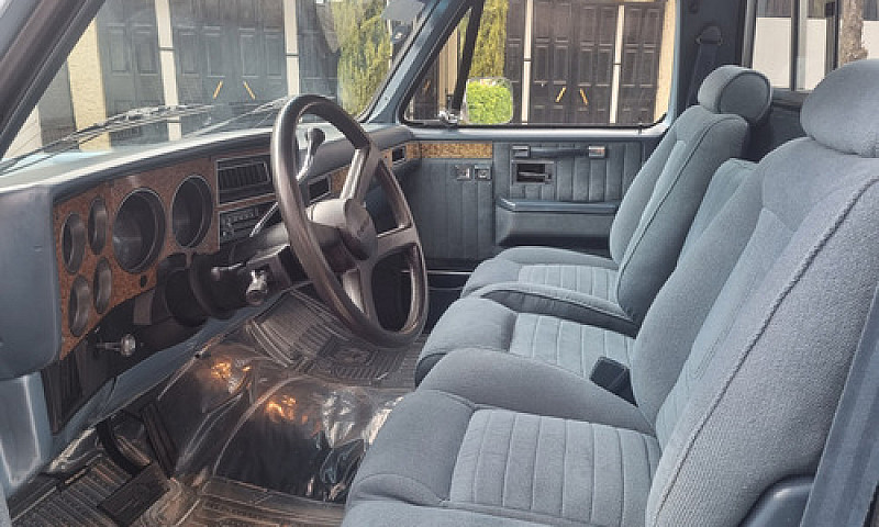 Chevrolet Cheyenne...