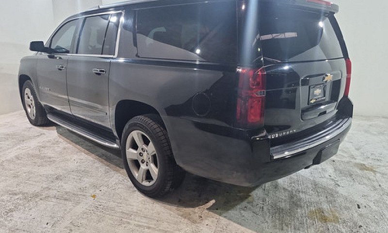 Chevrolet Suburban 2...