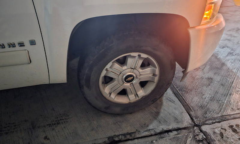 Chevrolet Cheyenne 5...