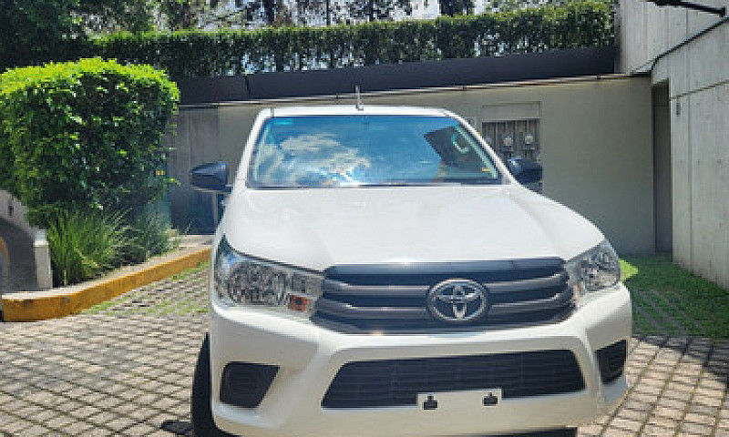 Toyota Hilux 2.8 Tdi...