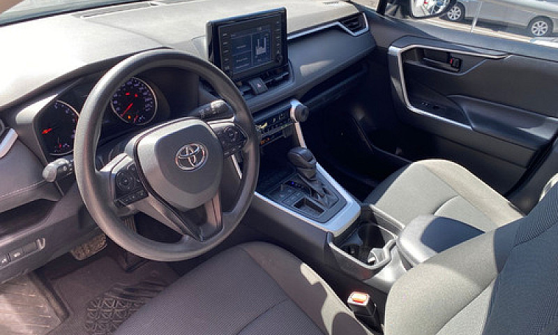 Toyota  Rav4  2021...