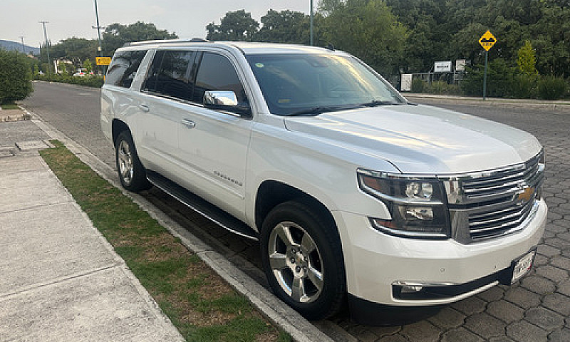 Chevrolet Suburban 5...