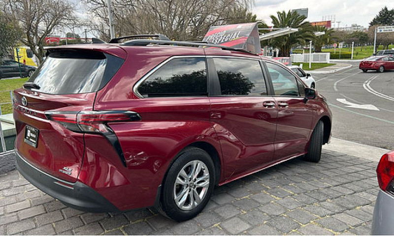 Toyota Sienna 2022...