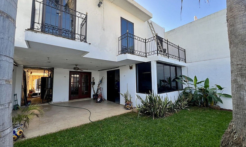 Casa En Venta En Fra...