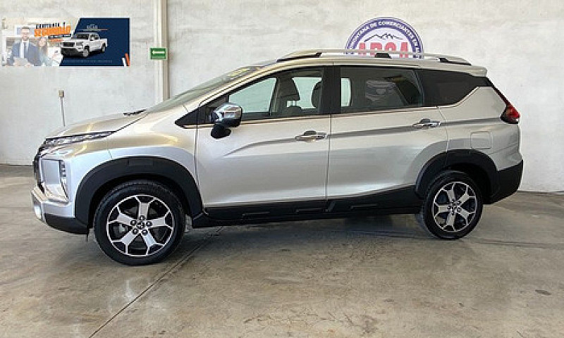 Mitsubishi Xpander 2...