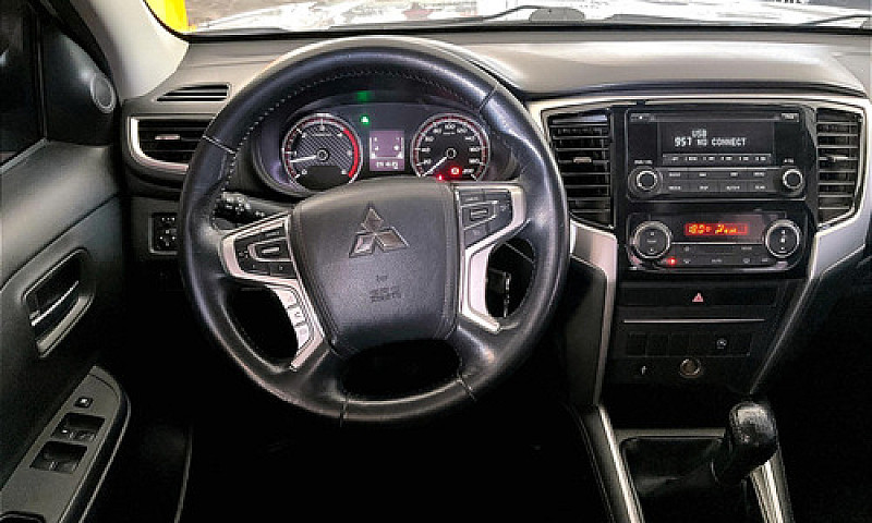 Mitsubishi L200 2021...