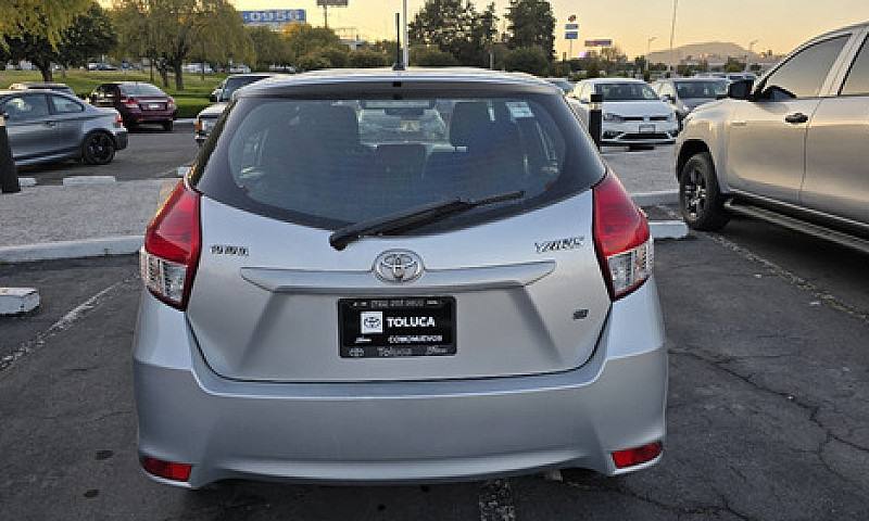 Toyota  Yaris  2017...