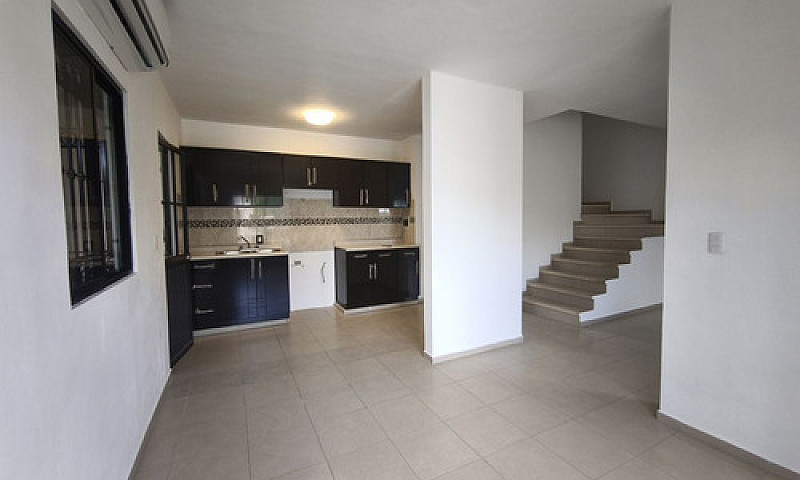 Venta De Casa De 3 R...