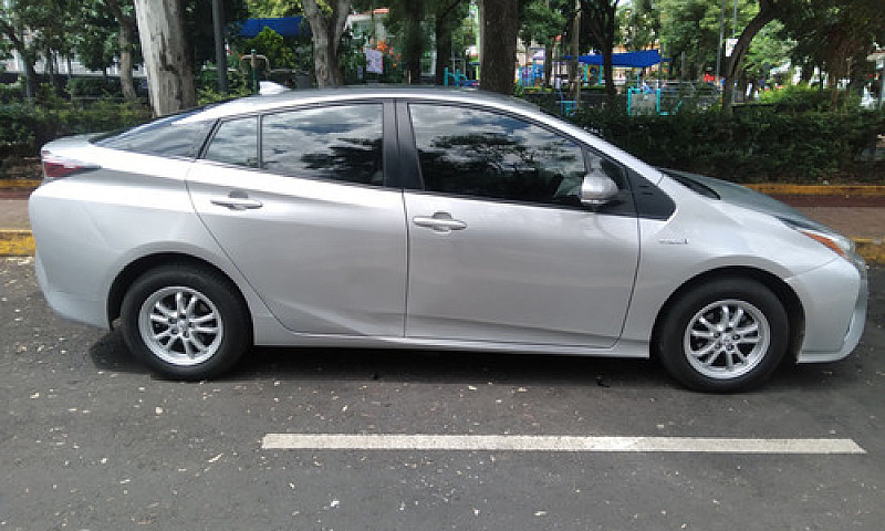 Toyota Prius 1.8 Bas...