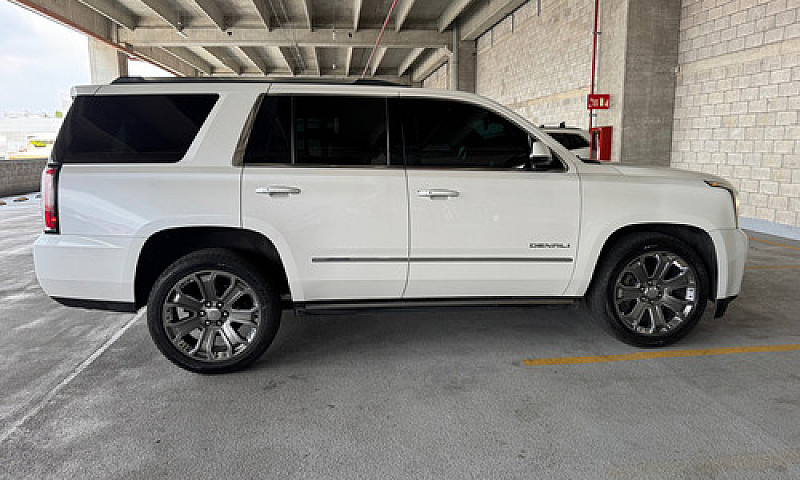 Gmc Yukon Denali 4X4...