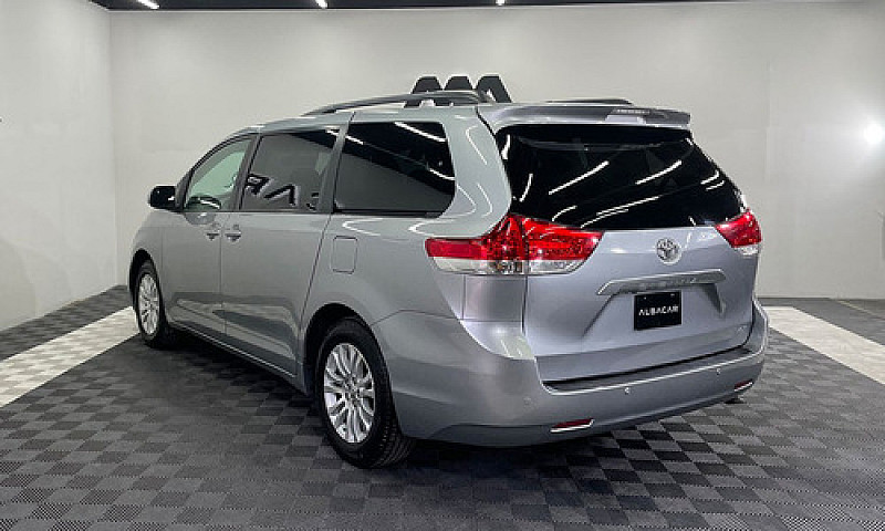 Toyota Sienna 2014...