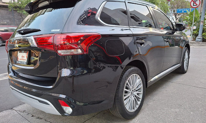 Mitsubishi Outlander...