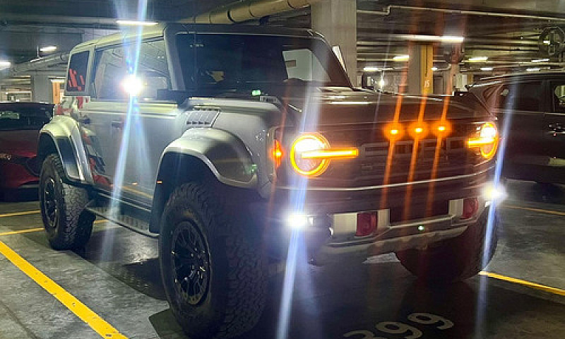 Ford Bronco Raptor 3...