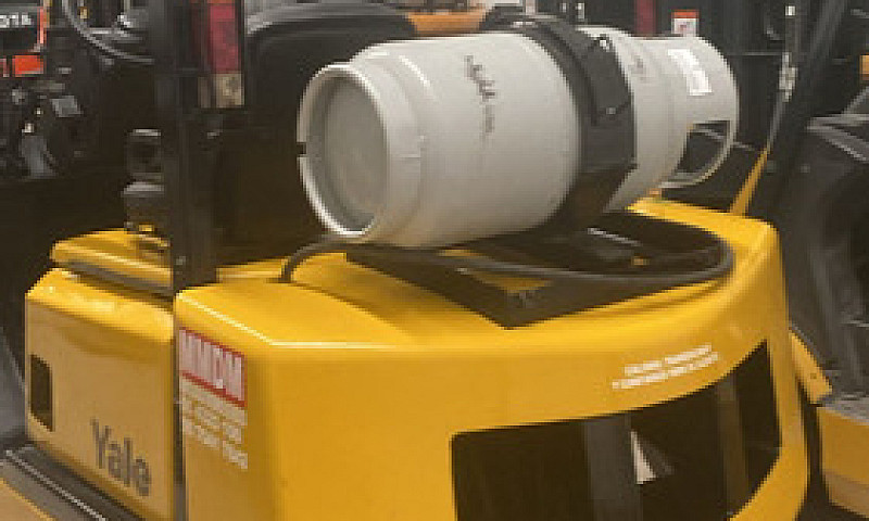 Montacargas Yale 2.5...