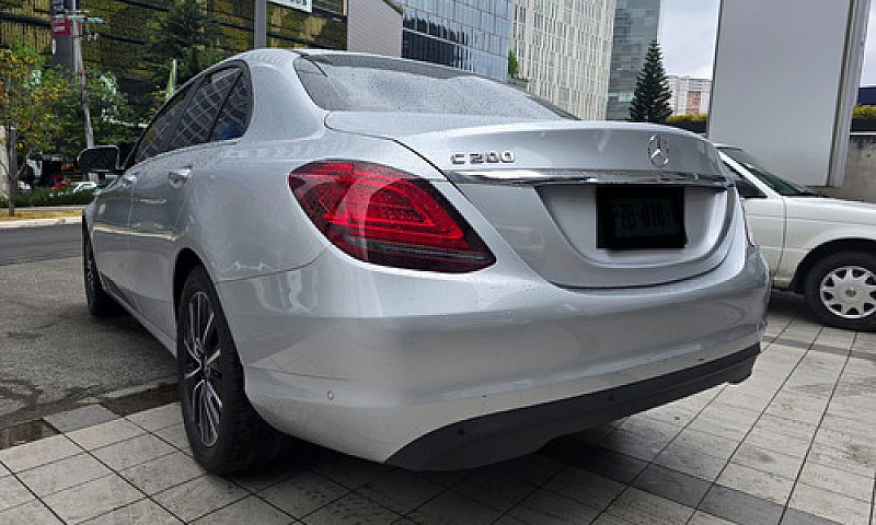 *Mercedez Benz C-200...