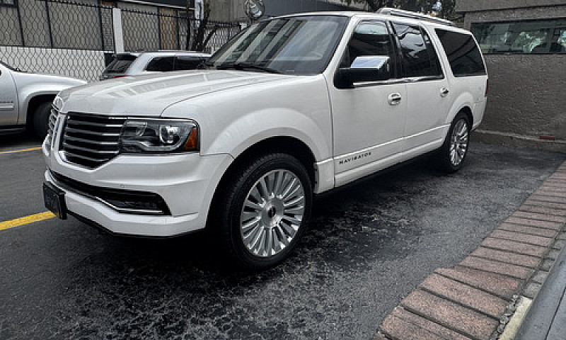 Lincoln Navigator 3....