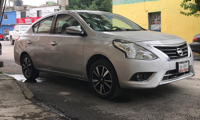 Nissan Versa 1.6 Exc...