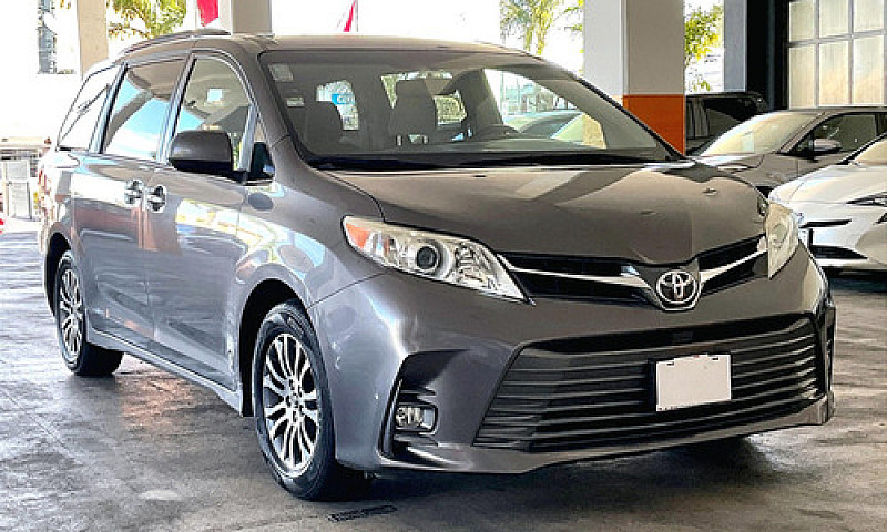 Toyota Sienna 2019...