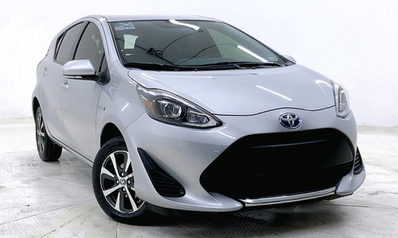 Toyota Prius 2021...