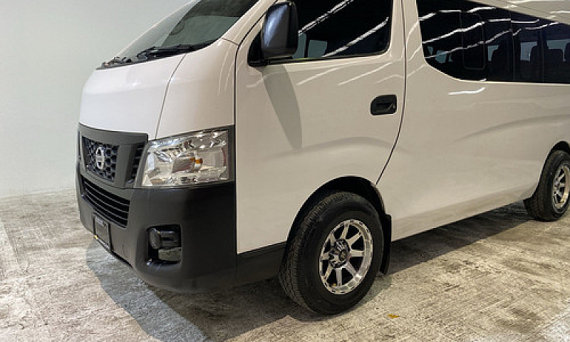 Nissan Urvan 2017 2....