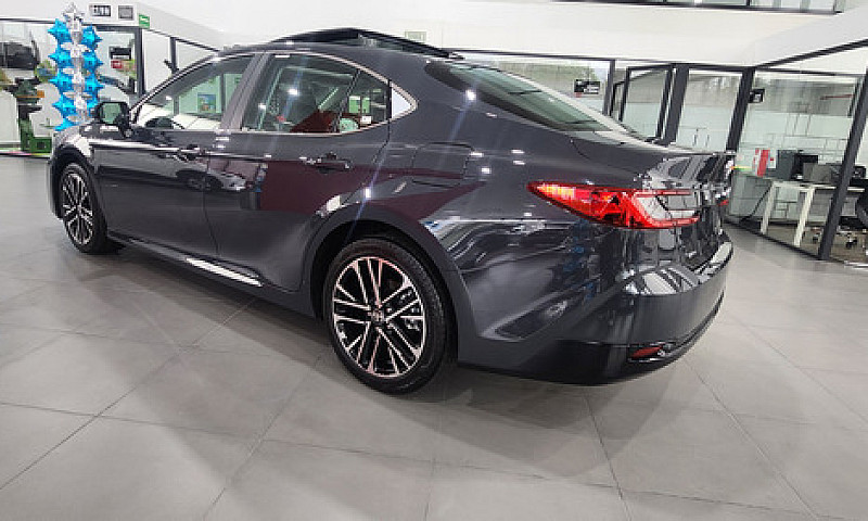 Toyota Camry 2.5 Hev...