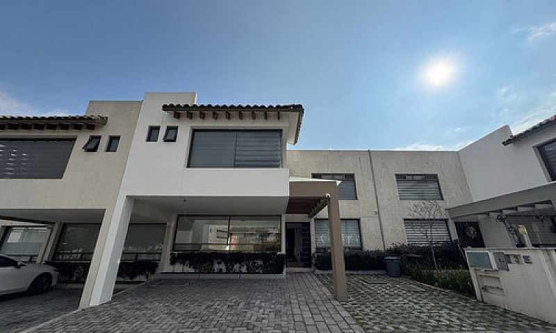 Casa En Venta Reside...