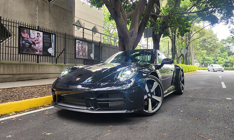 Porsche 911 Carrera ...