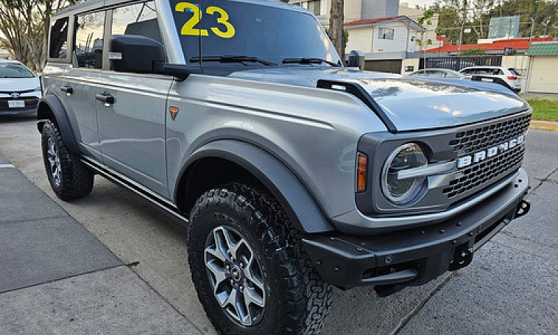 Ford Bronco Suv 2023...